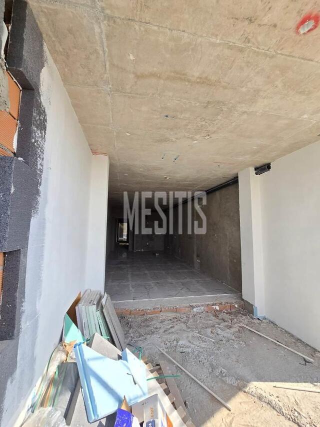 apartment-ecc5dfb3-4071-412e-8f6f-4f570ce6dcae_Wtr.jpg
