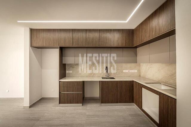 apartment-bfca7689-d8bc-47ca-bd94-ba67a993f241_Wtr.jpg
