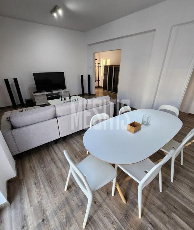 apartment-136e5812-a053-4510-84ff-42bbc1b164ce_Wtr.jpeg