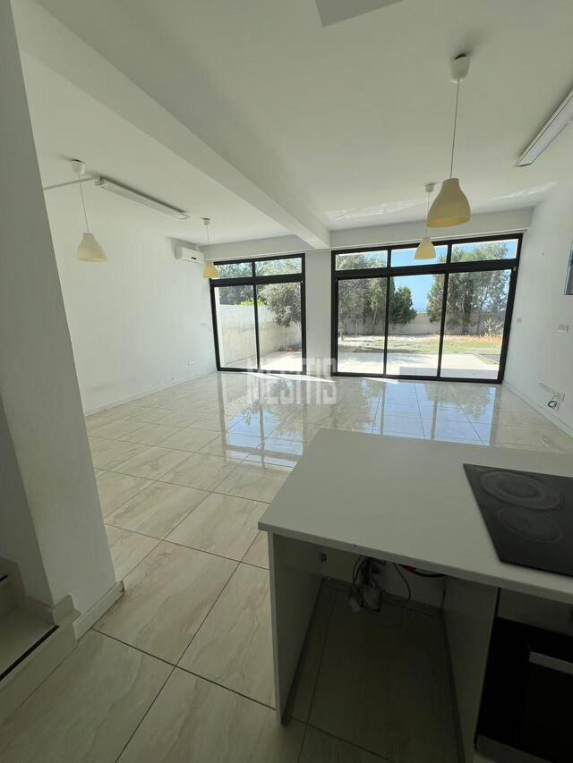 detachedHouse-cee93ed1-461d-47f1-9194-9d6a5a41a262_Wtr.jpg
