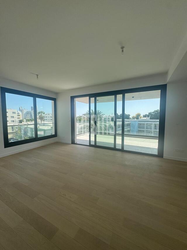 apartment-ce2141f0-b117-4d37-b2d3-4a3ec0229dc4_Wtr.jpg
