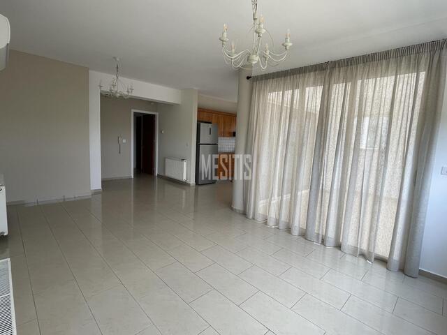 apartment-81e2da56-50a1-4371-a2c5-be877218d1f4_Wtr.jpg