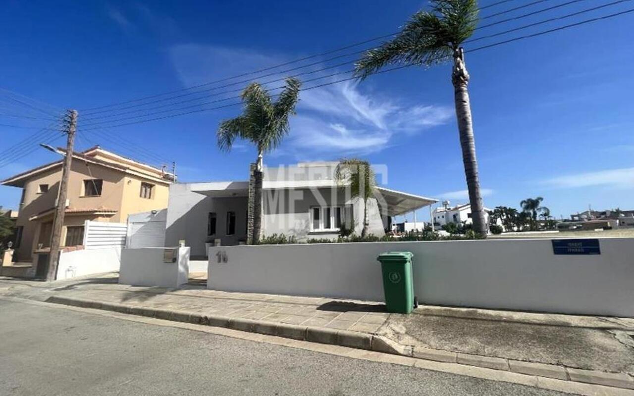 detachedHouse-a10a43f1-d3b9-4d25-85c7-5cb16062c9de_Wtr.jpg