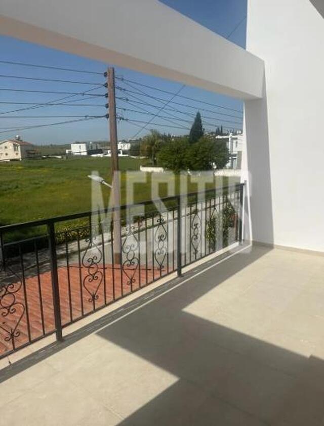 apartment-f760f37e-959f-4d11-ba62-94d90df54944_Wtr.jpg