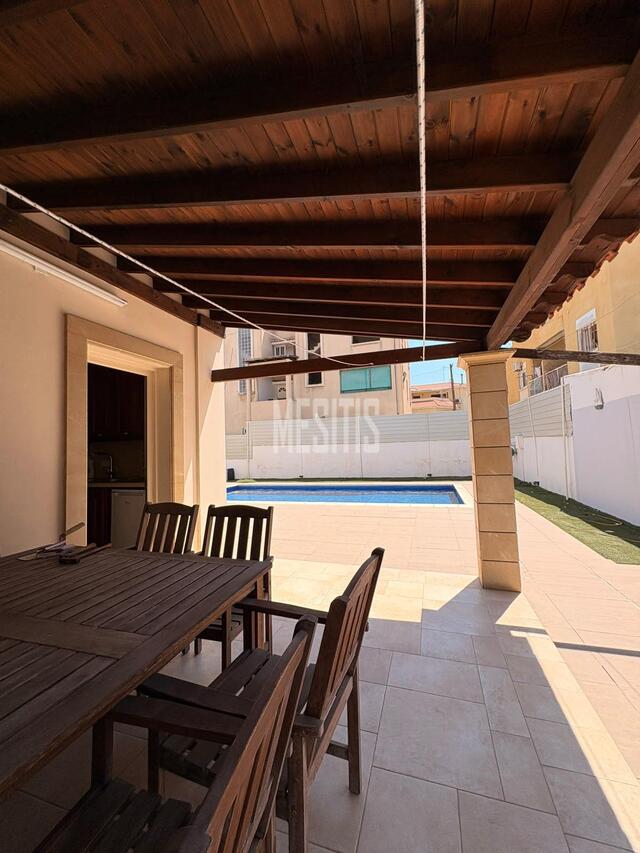 Beautiful 3 Bedroom Detached Villa with Private Pool for Rent in Faneromeni, Larnaca – photo 3