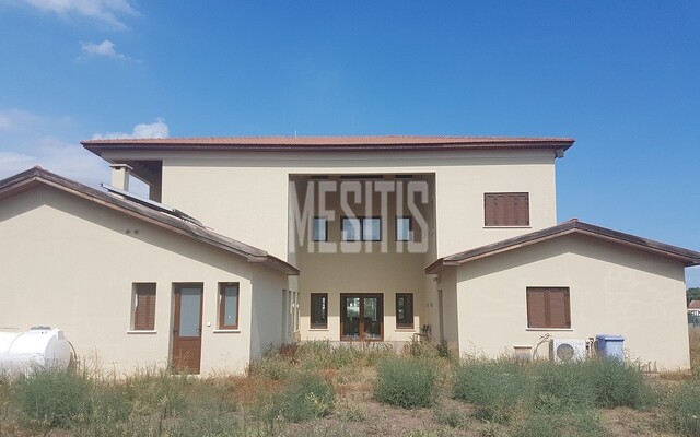 detachedHouse-fb430a26-f10a-4944-bc51-243919260bdd_Wtr.jpeg