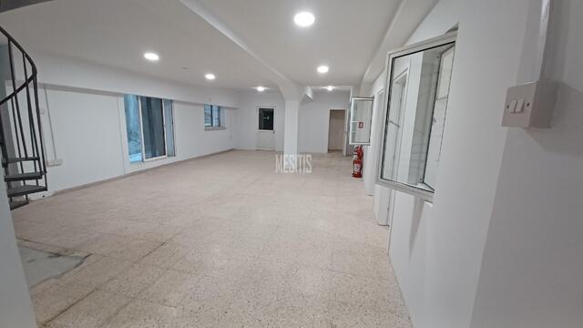 realEstateForBusiness-db24d20b-691e-4743-813f-36e378c73cd8_Wtr.jpg