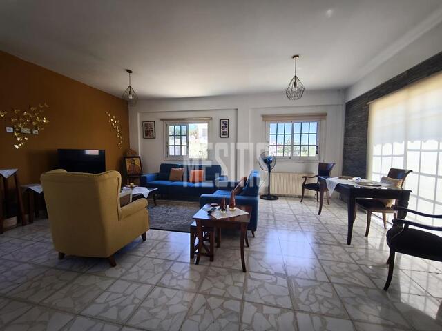 detachedHouse-e3b985b2-a59f-4d88-87cc-6901455243d6_Wtr.jpg