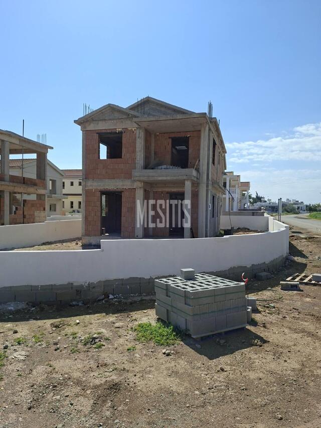 detachedHouse-07390bef-0121-4eb3-9abb-4cd22eb2707b_Wtr.jpg