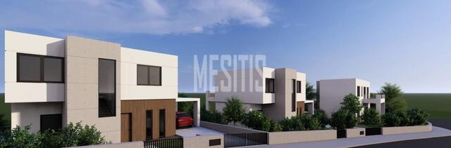 detachedHouse-7e1ebfe2-67e6-4aad-99a7-2fa92e841473_Wtr.jpg