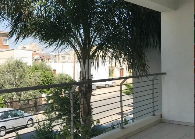 apartment-c5c6495a-45c2-45f4-8e1b-722d365179b0_Wtr.jpg