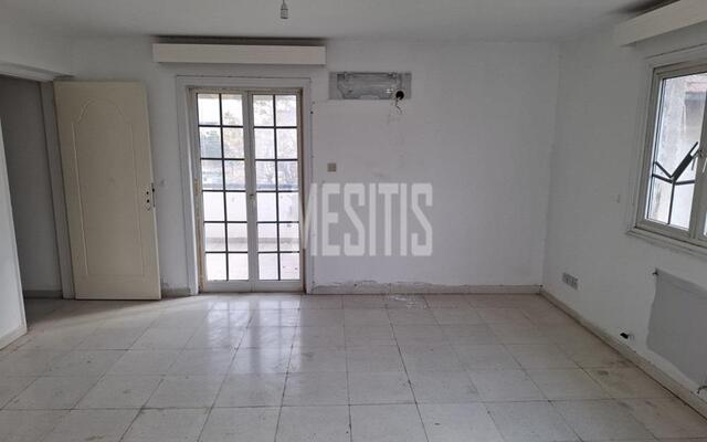 detachedHouse-9ea6d079-a8e4-44bf-a2b1-634596f93d22_Wtr.jpg