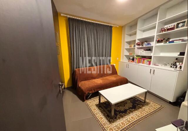 apartment-3165176d-a6ad-4432-8db7-c24998549701_Wtr.jpg