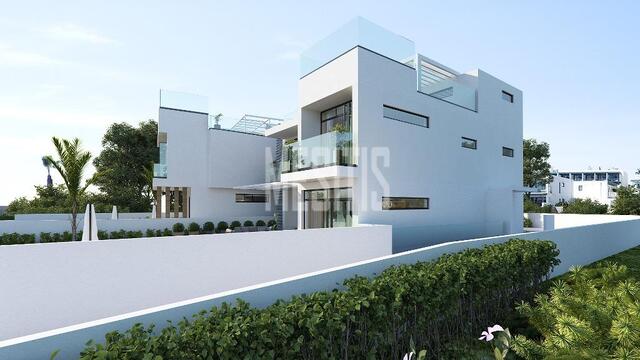 detachedHouse-c89b331f-f018-4095-b756-44ae46edf715_Wtr.jpeg