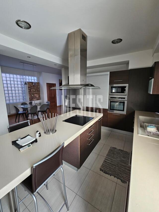 apartment-9adf7450-25a9-4746-9d82-dbef045a15a1_Wtr.jpg