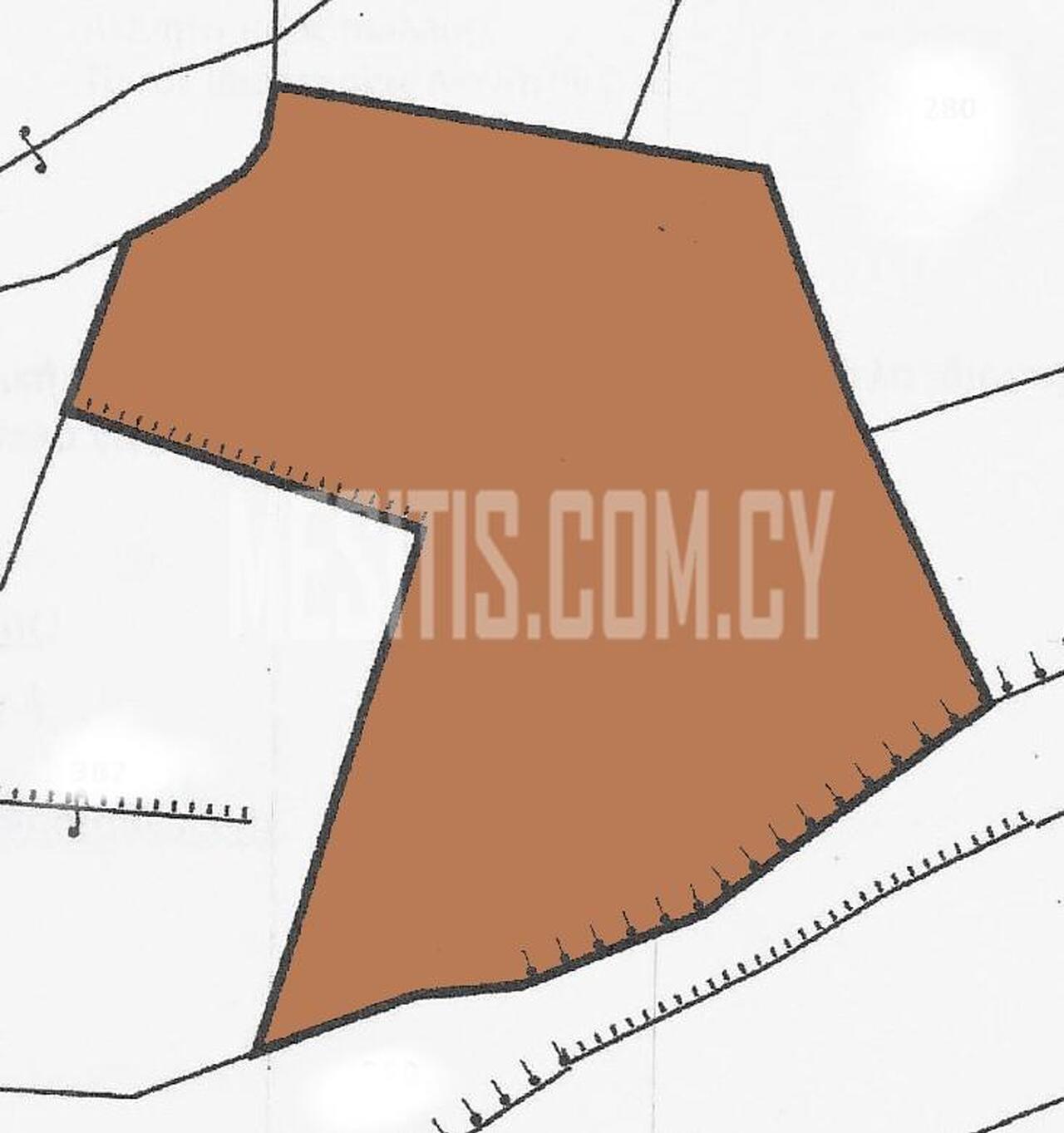 plot-b28ac960-cad7-4ab3-b238-7e25ea900e5c_Wtr.jpeg