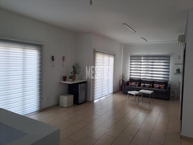 apartment-3005062a-8caf-4ce8-a815-557098fdd8b5_Wtr.jpg