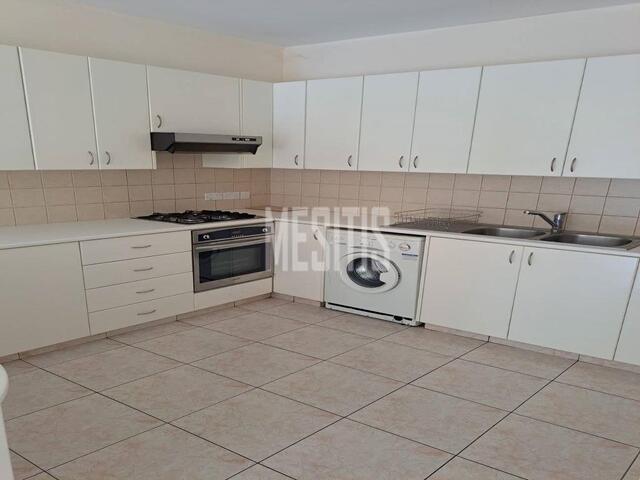 apartment-b46fd116-745e-411d-89b8-a9d8ed497853_Wtr.jpeg