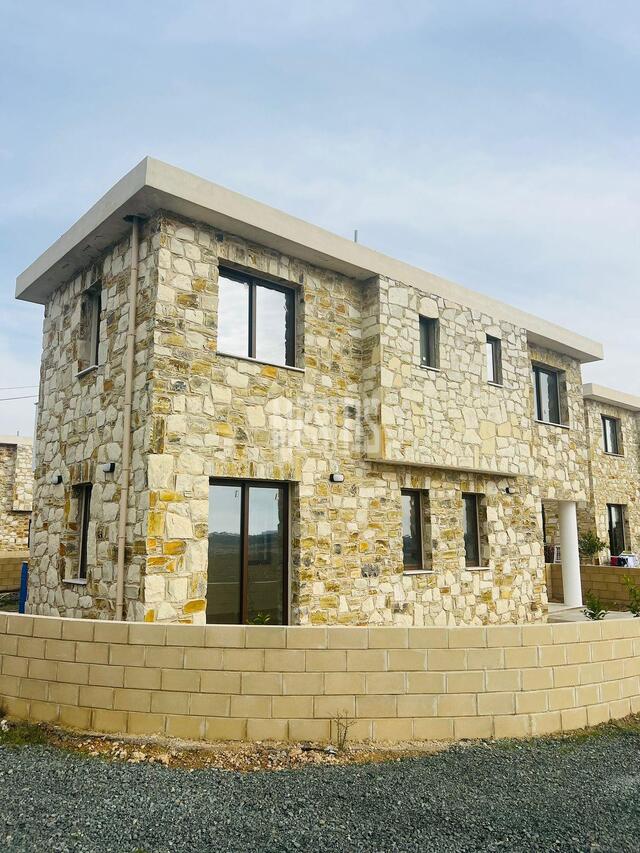 detachedHouse-6fbb14ff-5b68-4f0e-b7a0-3a015449d18c_Wtr.jpeg
