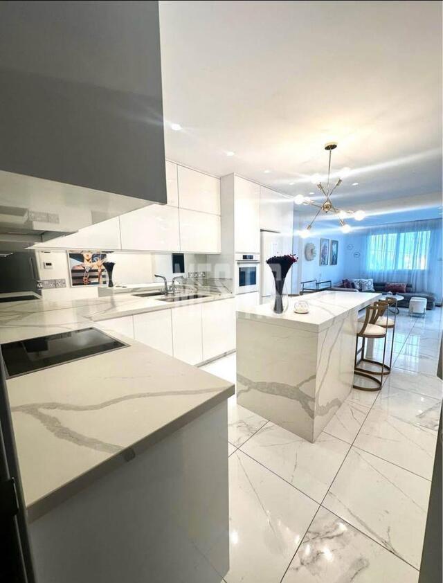 apartment-fe008e06-d025-44f2-8b8a-f8699b890cb2_Wtr.jpeg