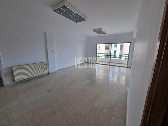 office-4e86a454-0ecf-4825-9bed-ca23a00bfdb1_Wtr.jpg