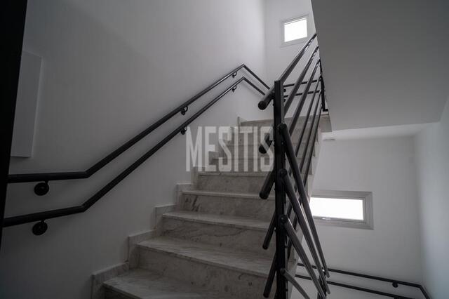 apartment-9f439017-5e8d-4c35-8251-2de00971afc3_Wtr.jpg