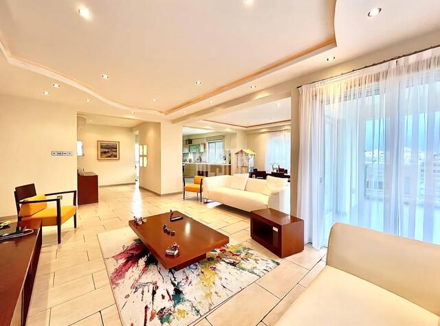 apartment-bddd5f78-6020-4db2-9e60-c8998d04b58d_Wtr.jpeg