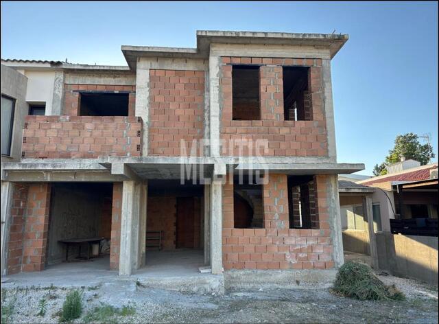 detachedHouse-73b91926-d0f0-4fea-9c29-9a5b791ad32d_Wtr.jpg