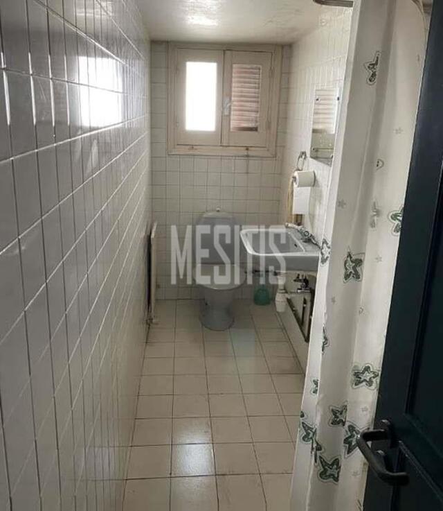 office-99d52ab8-621e-48d5-a2a6-0aa730401e1b_Wtr.jpeg