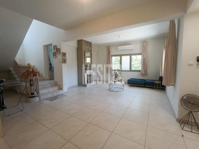 detachedHouse-7ad7a29a-467e-42fa-b555-5e33169e2cde_Wtr.jpg
