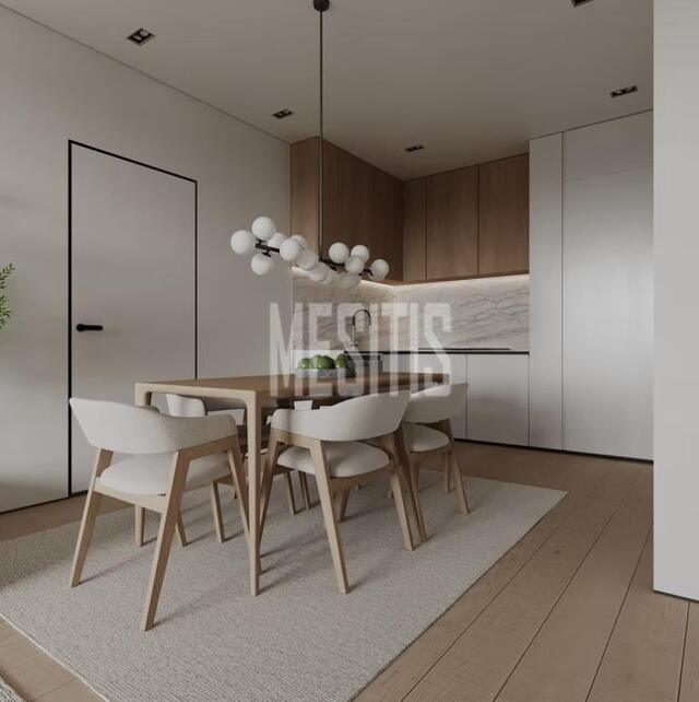 apartment-09710537-5047-4914-8a34-8c3b1457274a_Wtr.jpg