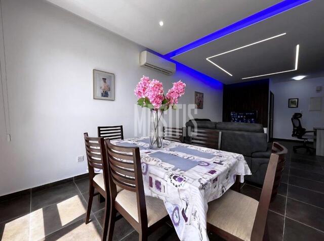 apartment-6a9ceb3d-09b5-4290-ab0b-2de839a8a070_Wtr.jpg