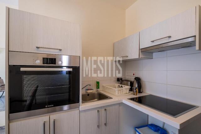 apartment-ecb751fd-3425-446a-aaf3-efdcbbfcdba6_Wtr.jpg