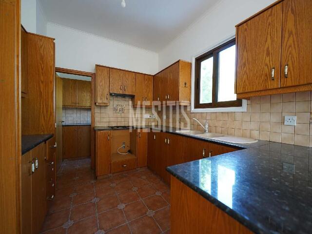 4 bedroom Detached house in Ergates Nicosia – photo 7