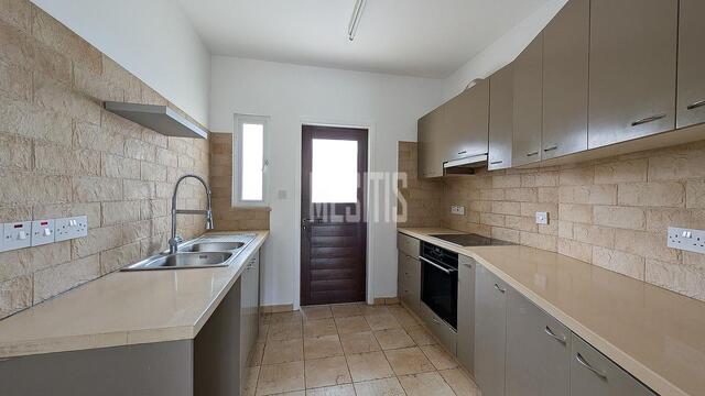 detachedHouse-6e158171-1064-4c04-869e-71965cc87cb8_Wtr.jpg