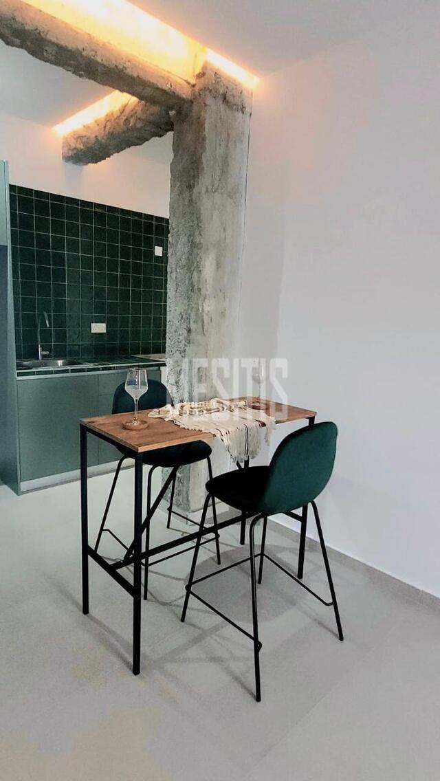 apartment-be08cb65-328f-4d16-9376-7a34b26352c9_Wtr.jpg