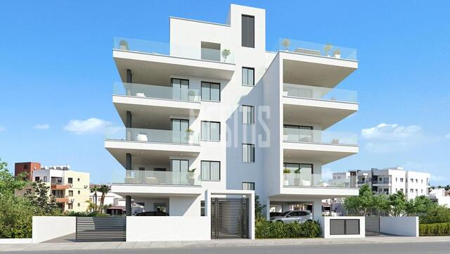 apartment-e04aeae5-5e25-42c0-ab68-1165f958bdb2_Wtr.jpg