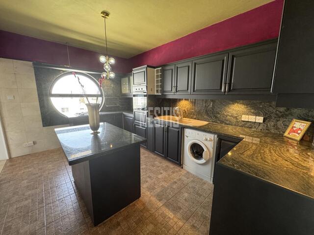 apartment-3cde4b89-1b92-437d-94f3-cb187b642ef1_Wtr.jpg