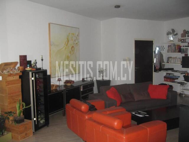 apartment-ba7cab6a-ebeb-4529-8812-bd2f76762db4_Wtr.jpeg