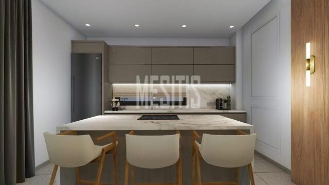apartment-c4691652-9e41-41a1-9893-a5bba6b6bf31_Wtr.jpeg