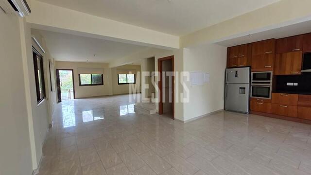 detachedHouse-2521c859-d2d2-4a8d-8509-dceeeb796acf_Wtr.jpg