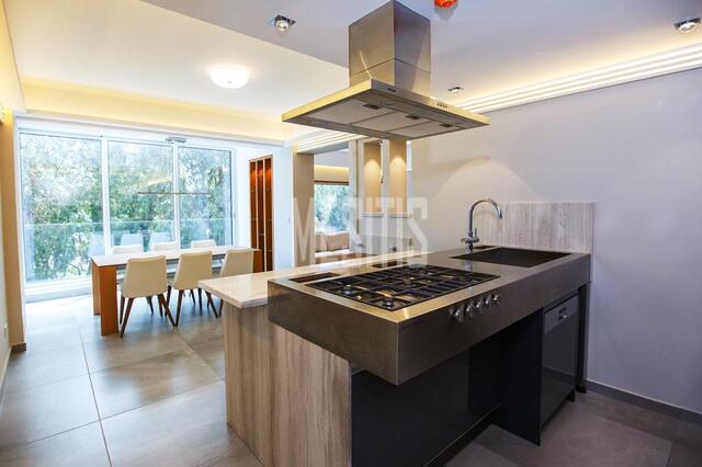 apartment-0adc9f8a-172a-4723-abd4-2119c6bbf70e_Wtr.jpeg