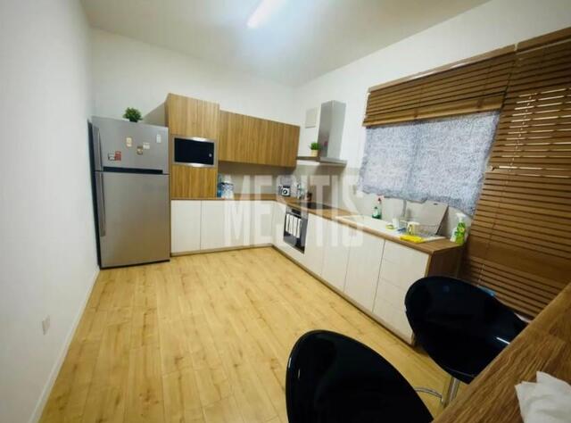 apartment-e89824f6-b10d-4dbe-af5f-cc5d160bc993_Wtr.jpg