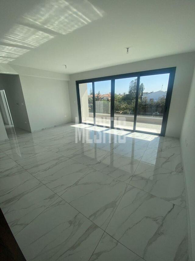 apartment-0dfebea2-af5a-4031-9e05-2ddfe11f4a56_Wtr.jpg