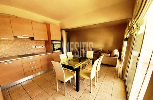 apartment-99e2695e-7ea5-42b9-833a-ceb58ab91117_Wtr.jpeg
