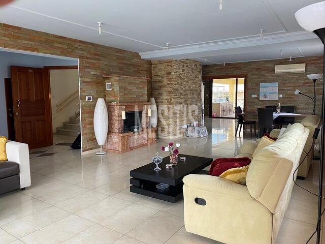 apartment-45335ba9-d39a-4010-a754-1847f4a6c989_Wtr.jpg