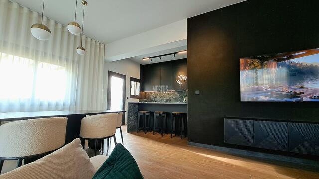 apartment-351bf7a0-6977-4933-b28d-32e72f9524e3_Wtr.jpeg