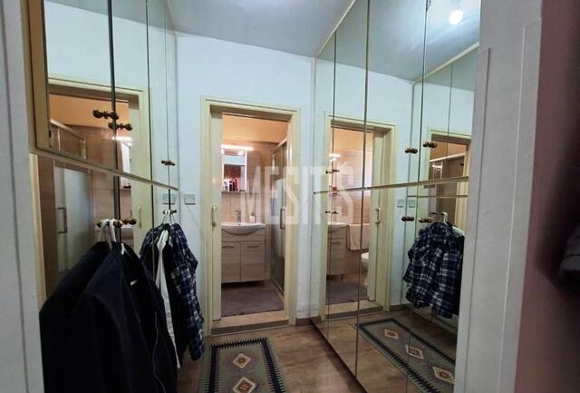 detachedHouse-52eb11b7-dd15-4cf4-905d-814561a77091_Wtr.jpg