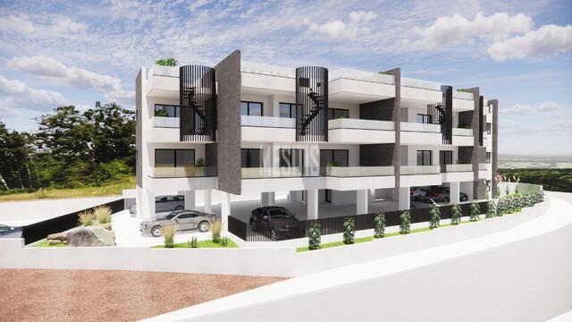 apartment-de3bfe70-9fef-4fa7-89a4-5da621573ce0_Wtr.jpeg