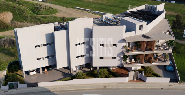 apartment-4bcf976c-4421-4798-94e0-ecab807ccb7f_Wtr.png